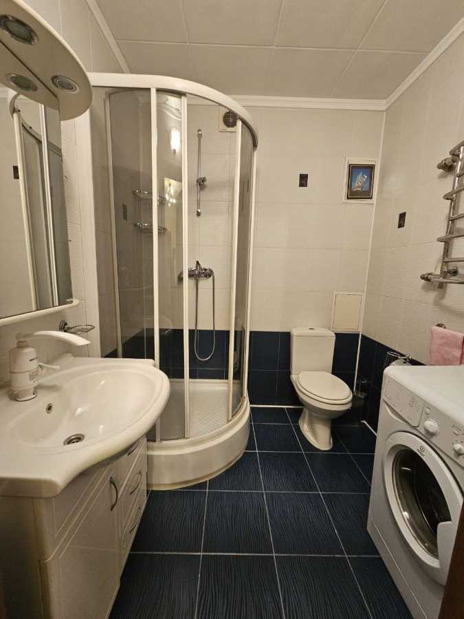 Оренда 1-кімнатної квартири 53 м², Раїси Окіпної вул., 8