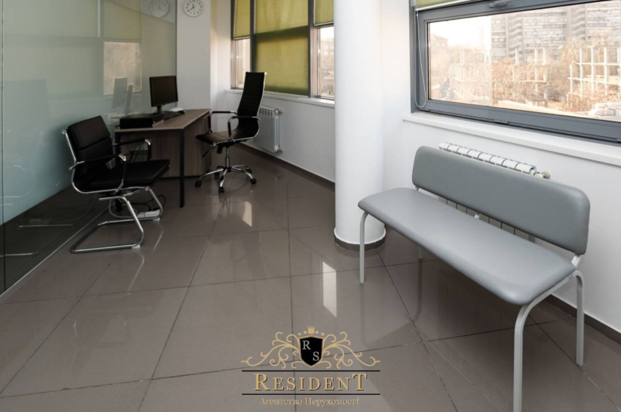 Продаж комерції 540 м², Ломаний (центр) пров., 2