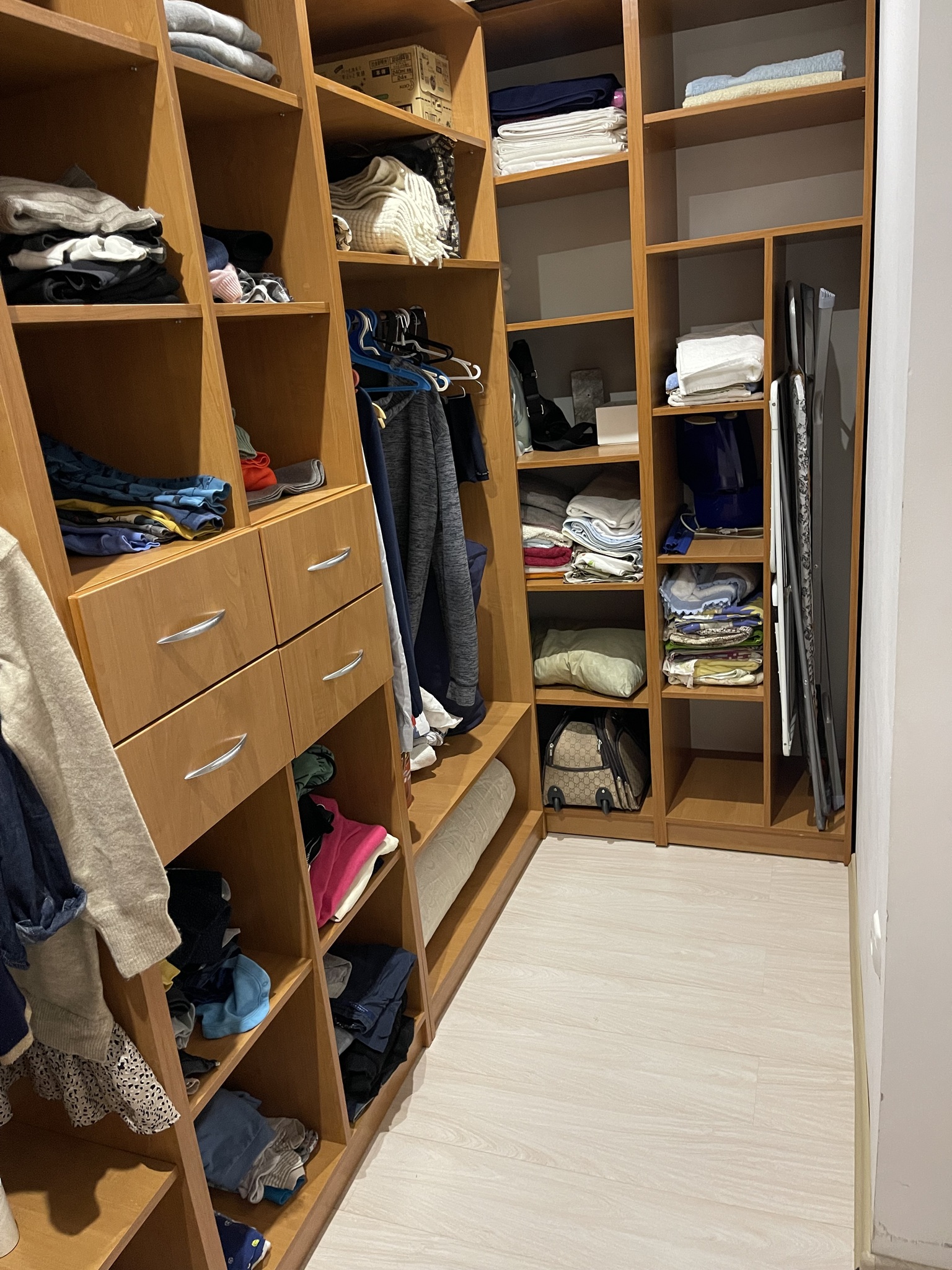 Продам 2-к квартиру від власника 71кв.м