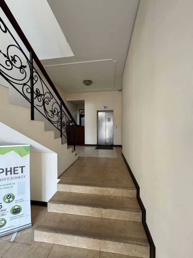 Продажа офиса 32 м², Нижний Вал ул., 15