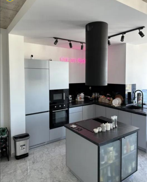 Продаж 2-кімнатної квартири 78 м², Спортивна вул.