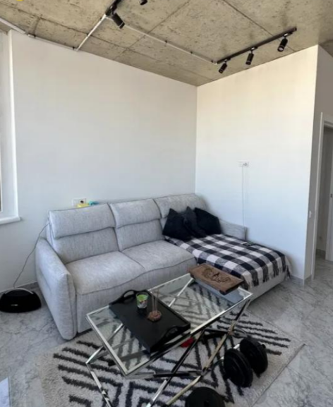 Продаж 2-кімнатної квартири 78 м², Спортивна вул.
