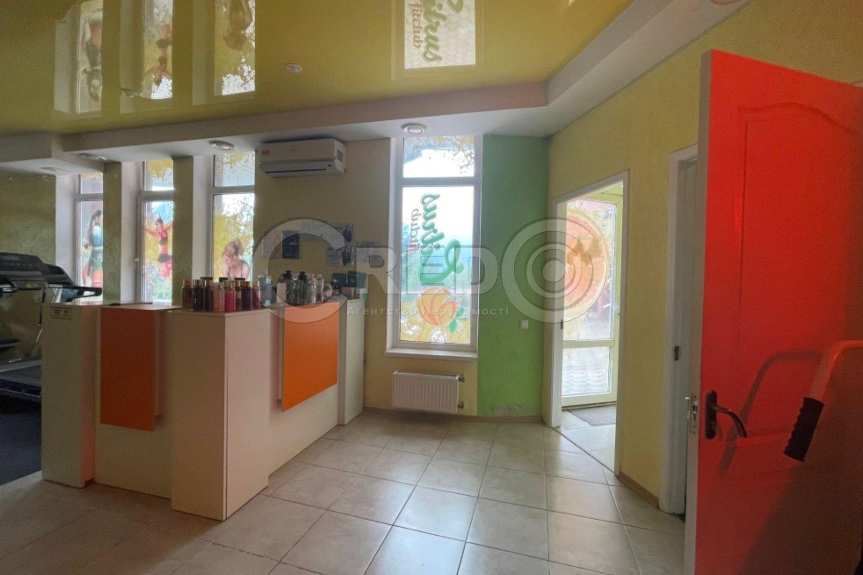 Аренда торгового помещения 136.2 м², Владимира Великого ул.