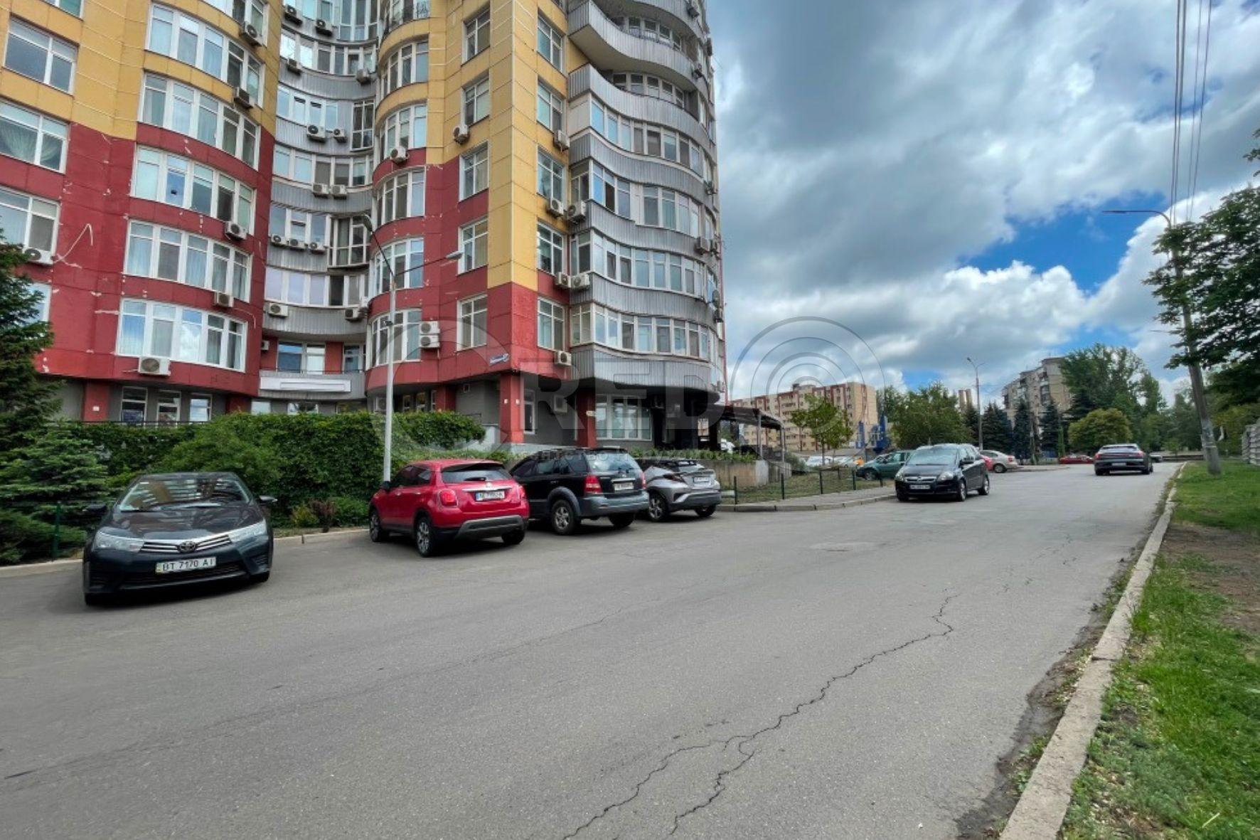 Аренда торгового помещения 136.2 м², Владимира Великого ул.