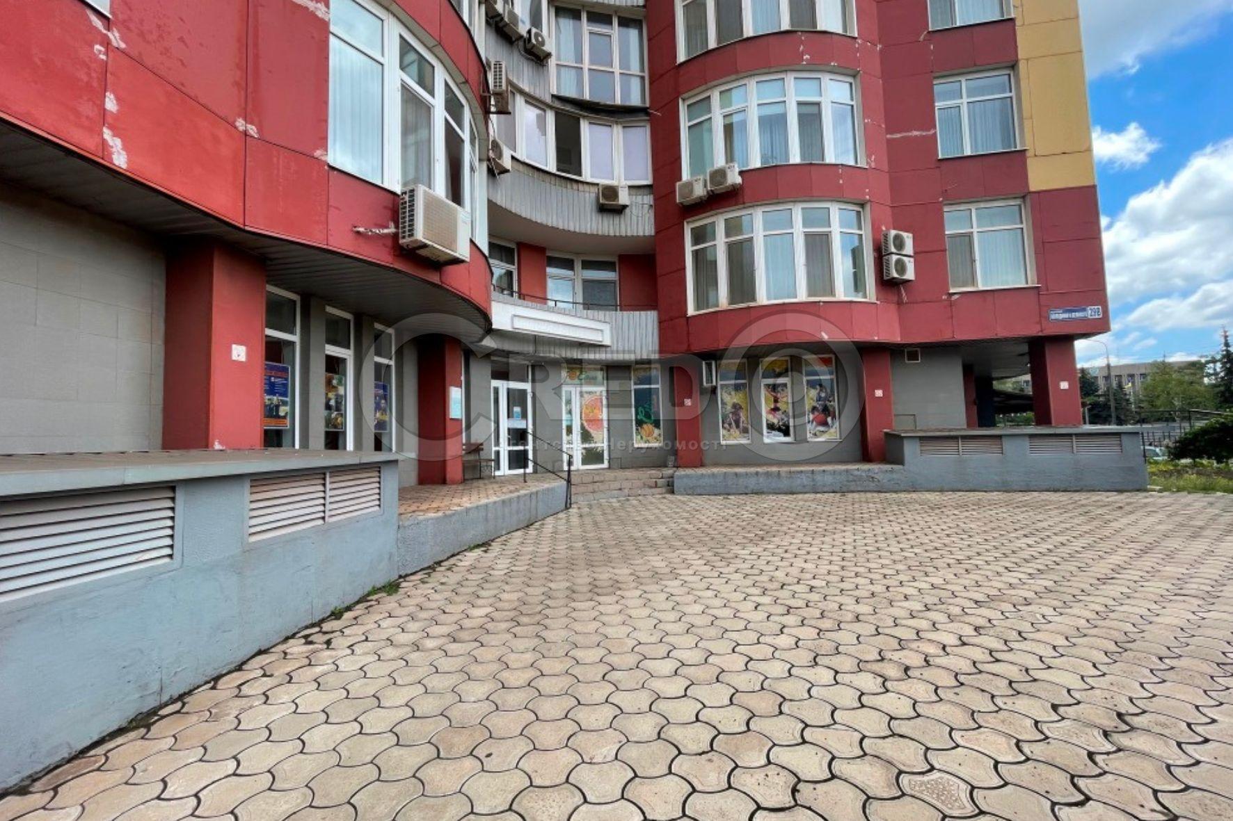 Аренда торгового помещения 136.2 м², Владимира Великого ул.