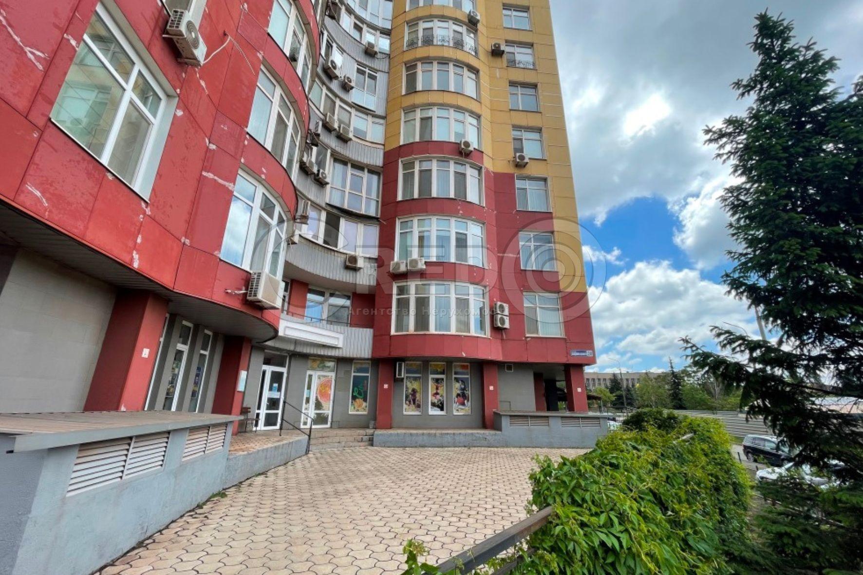 Аренда торгового помещения 136.2 м², Владимира Великого ул.