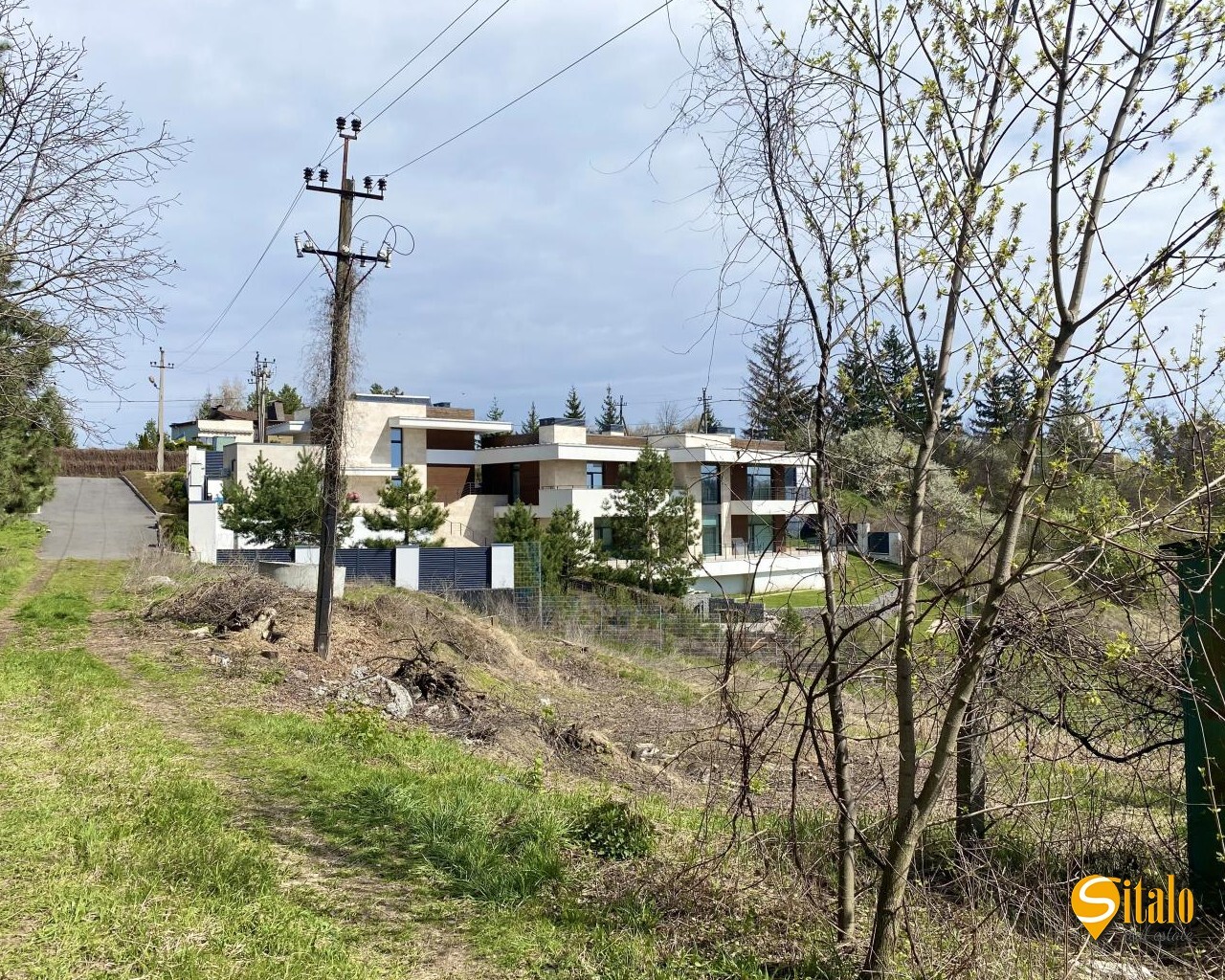 Продаж ділянки під індивідуальне житлове будівництво 10 соток
