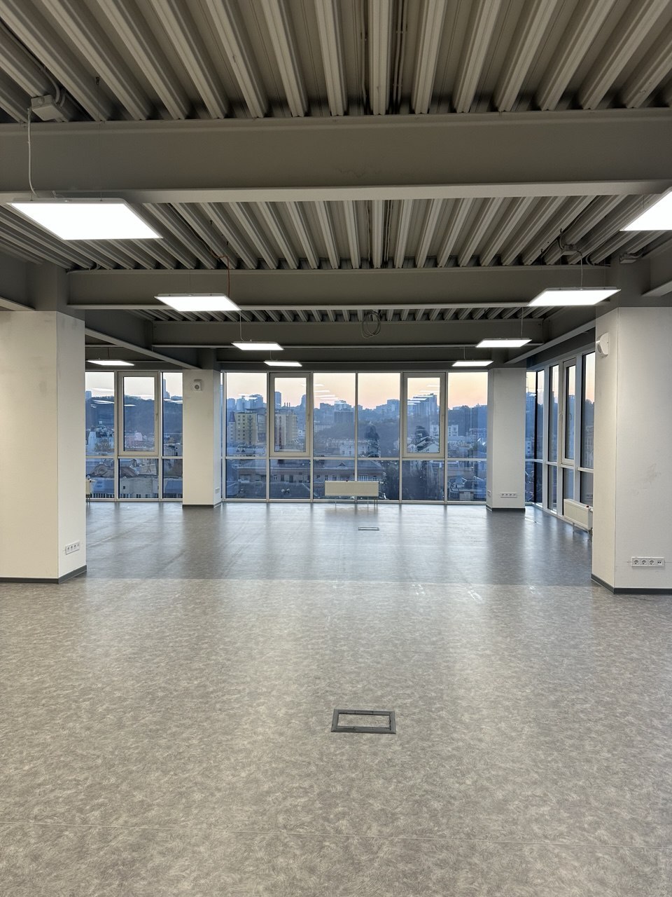 Аренда офиса 2000 м², Почайнинская ул.