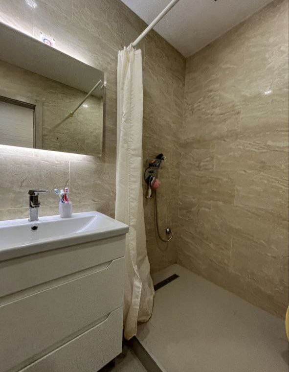 Продаж 1-кімнатної квартири 49 м², Новомістинська вул.