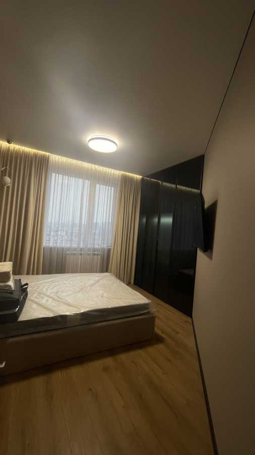 Оренда 3-кімнатної квартири 73 м², Михайла Драгомирова вул., 14а