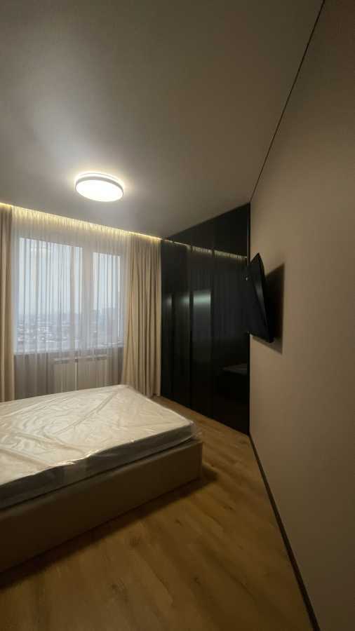 Оренда 3-кімнатної квартири 73 м², Михайла Драгомирова вул., 14а