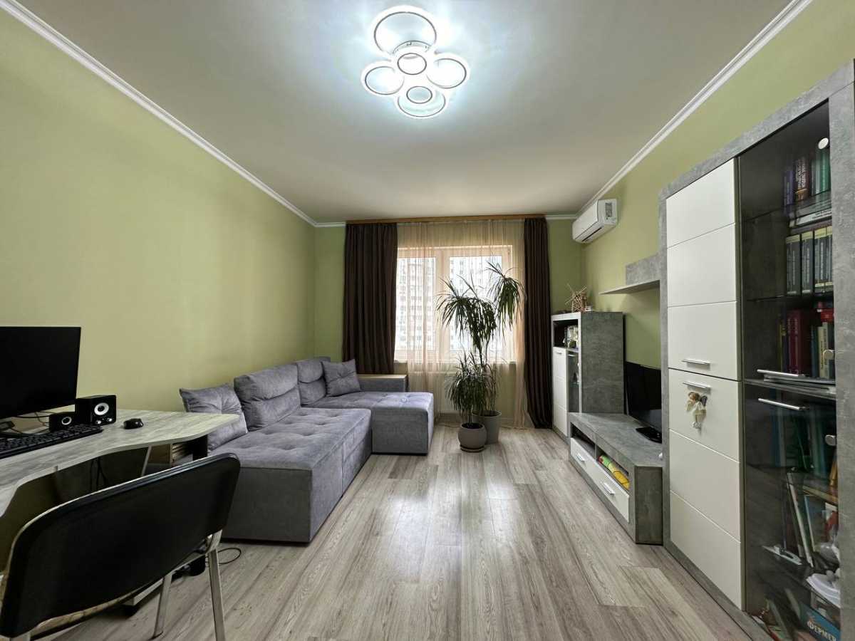 Продаж 1-кімнатної квартири 42.7 м², Миколи Закревського вул., 101