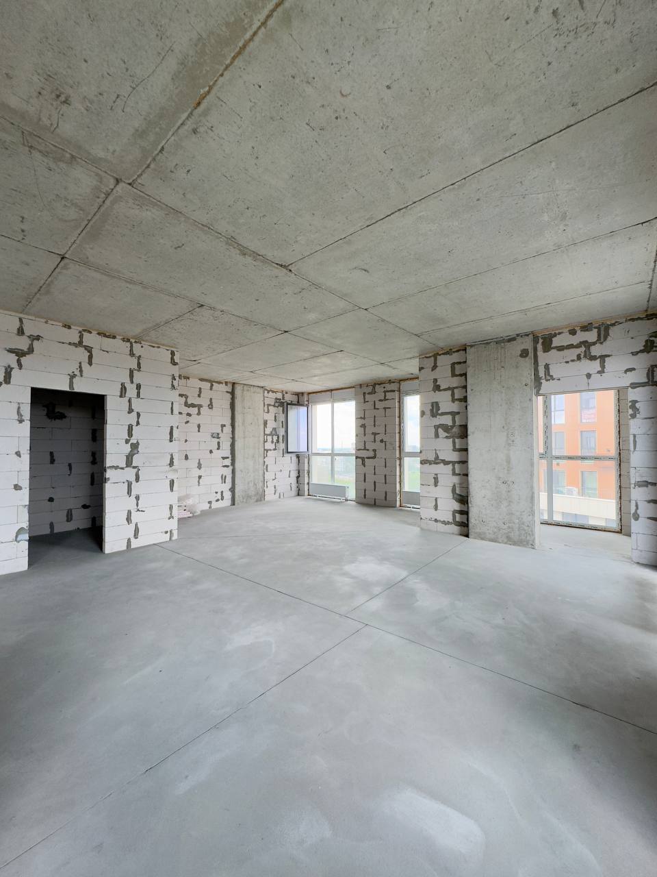 Продажа 3-комнатной квартиры 90 м², Звездный бул.