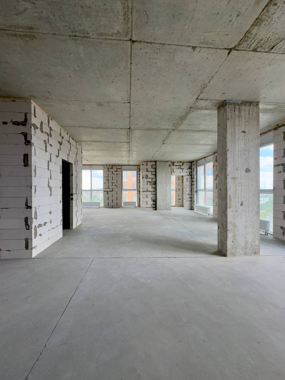 Продажа 3-комнатной квартиры 90 м², Звездный бул.