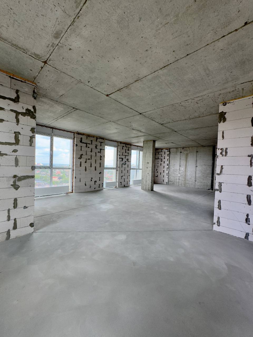 Продажа 3-комнатной квартиры 90 м², Звездный бул.