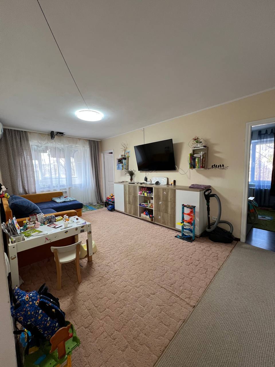 Продаж 4-кімнатної квартири 63.3 м², Суджанский пров.