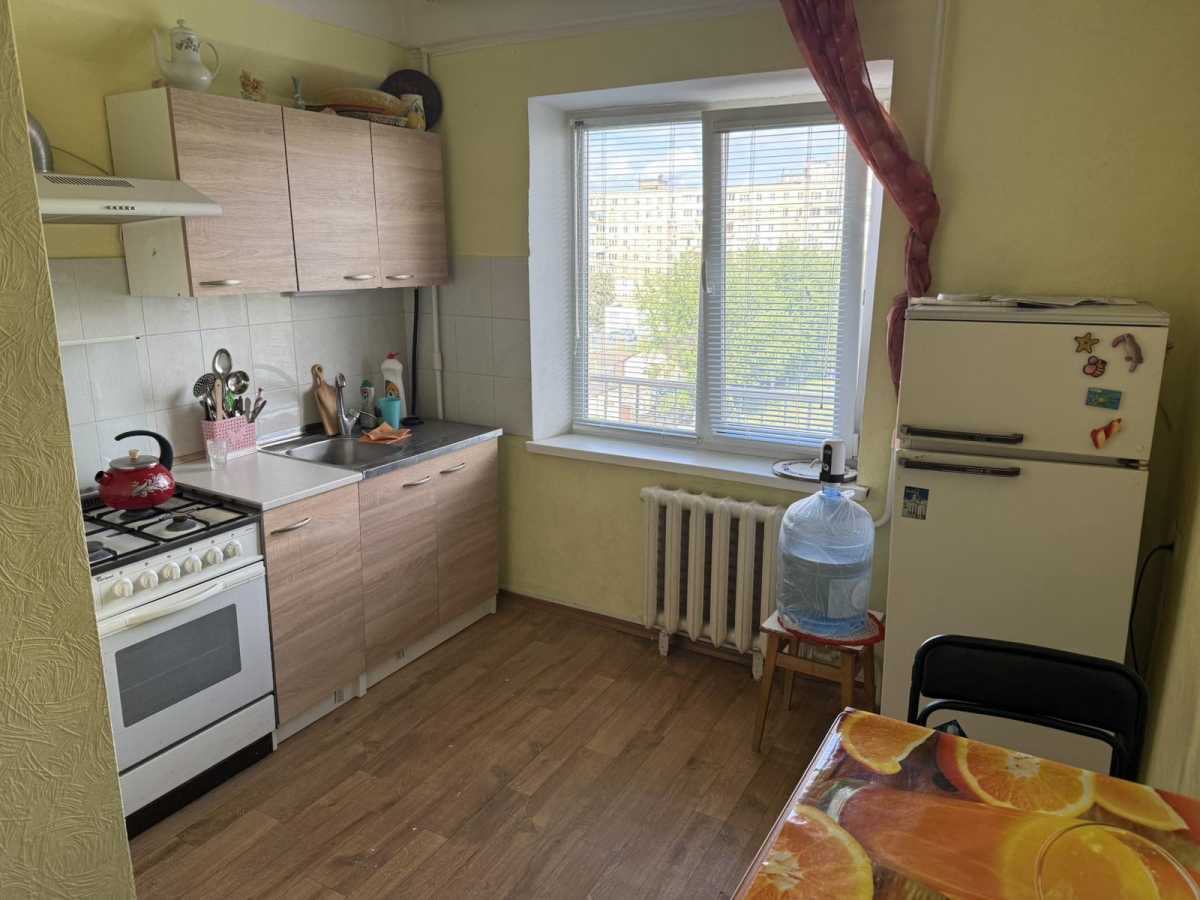 Оренда 1-кімнатної квартири 32 м², Йорданська вул., 8