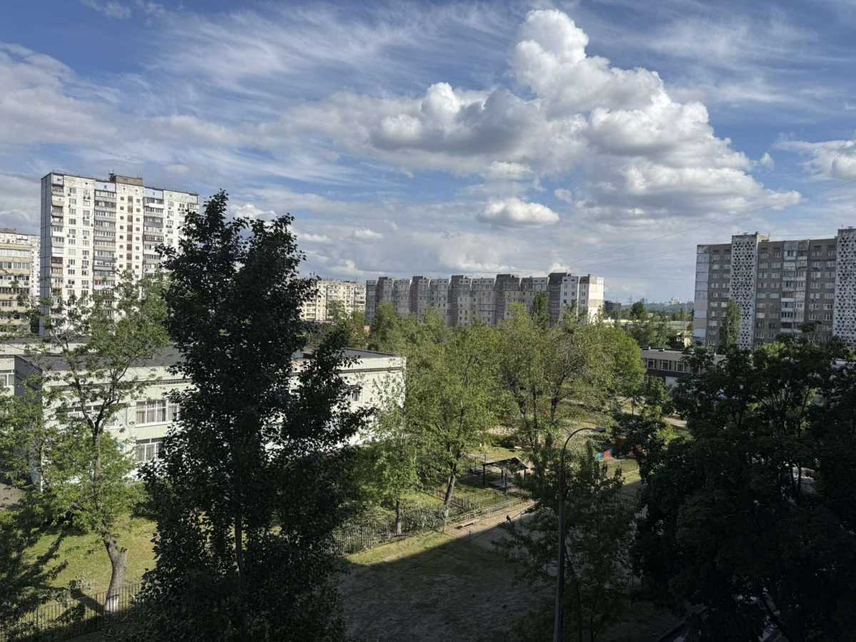 Оренда 1-кімнатної квартири 32 м², Йорданська вул., 8