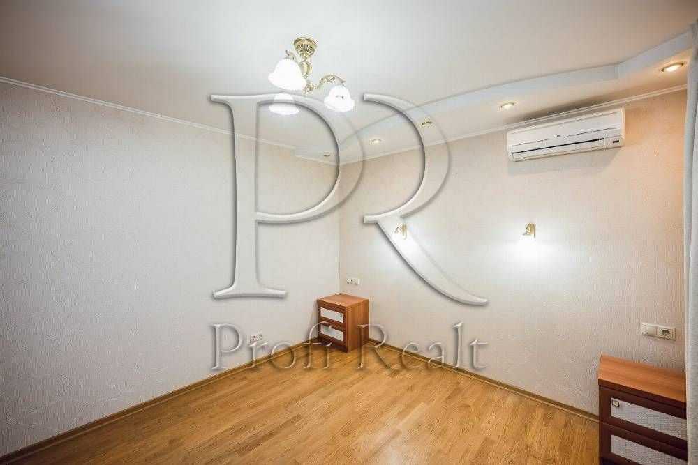 Продажа 3-комнатной квартиры 71 м², Днепровская наб., 13