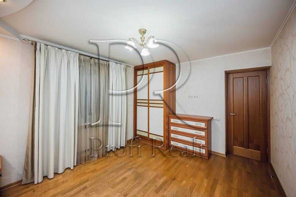 Продажа 3-комнатной квартиры 71 м², Днепровская наб., 13