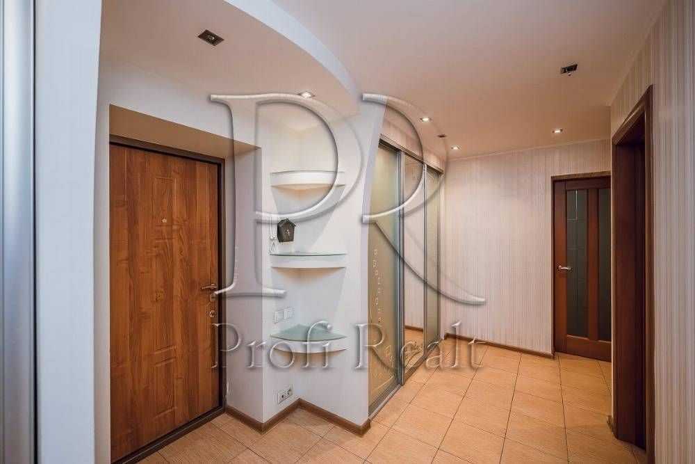 Продажа 3-комнатной квартиры 71 м², Днепровская наб., 13