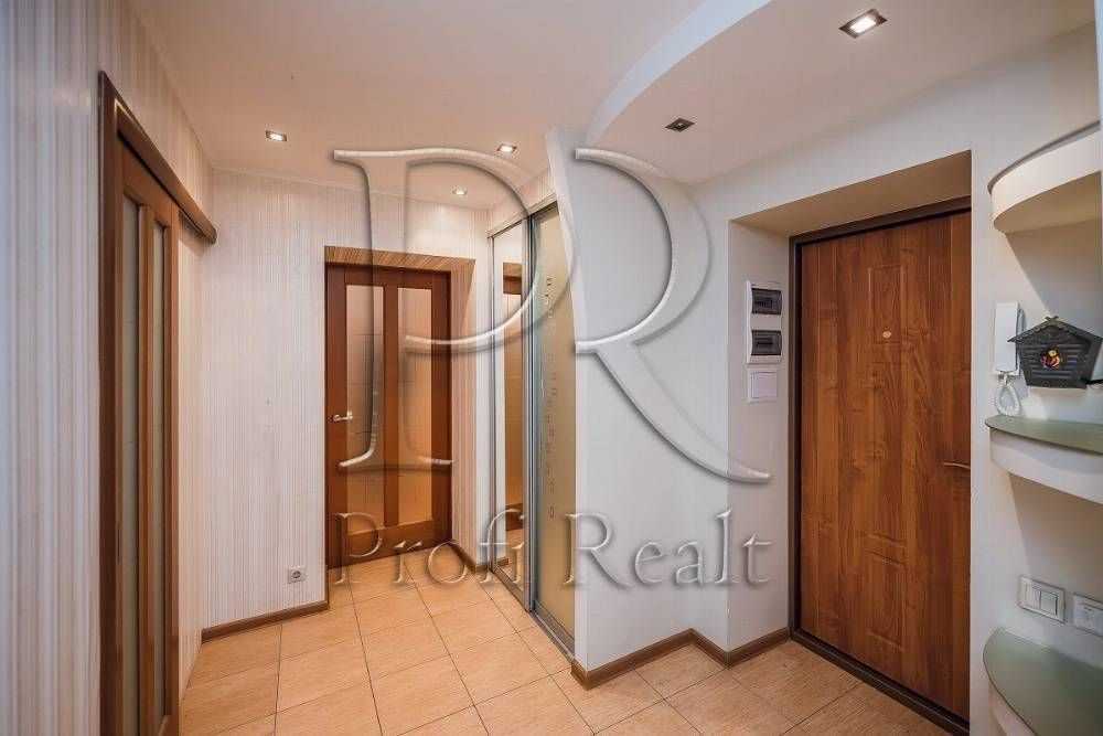 Продажа 3-комнатной квартиры 71 м², Днепровская наб., 13