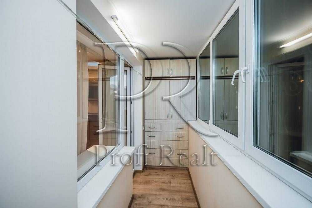 Продажа 3-комнатной квартиры 71 м², Днепровская наб., 13