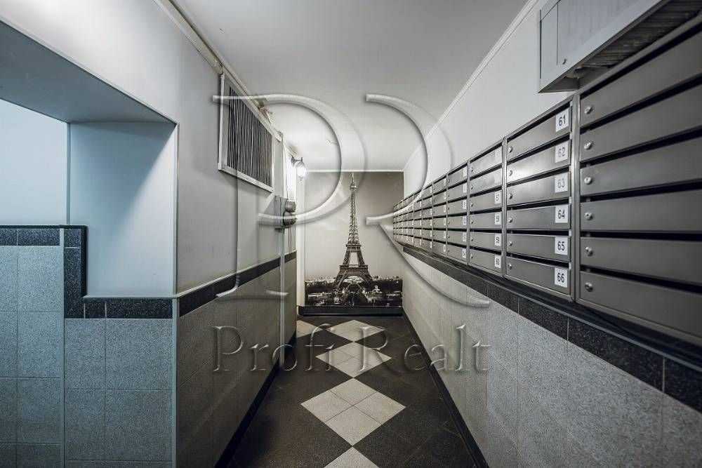Продажа 3-комнатной квартиры 71 м², Днепровская наб., 13