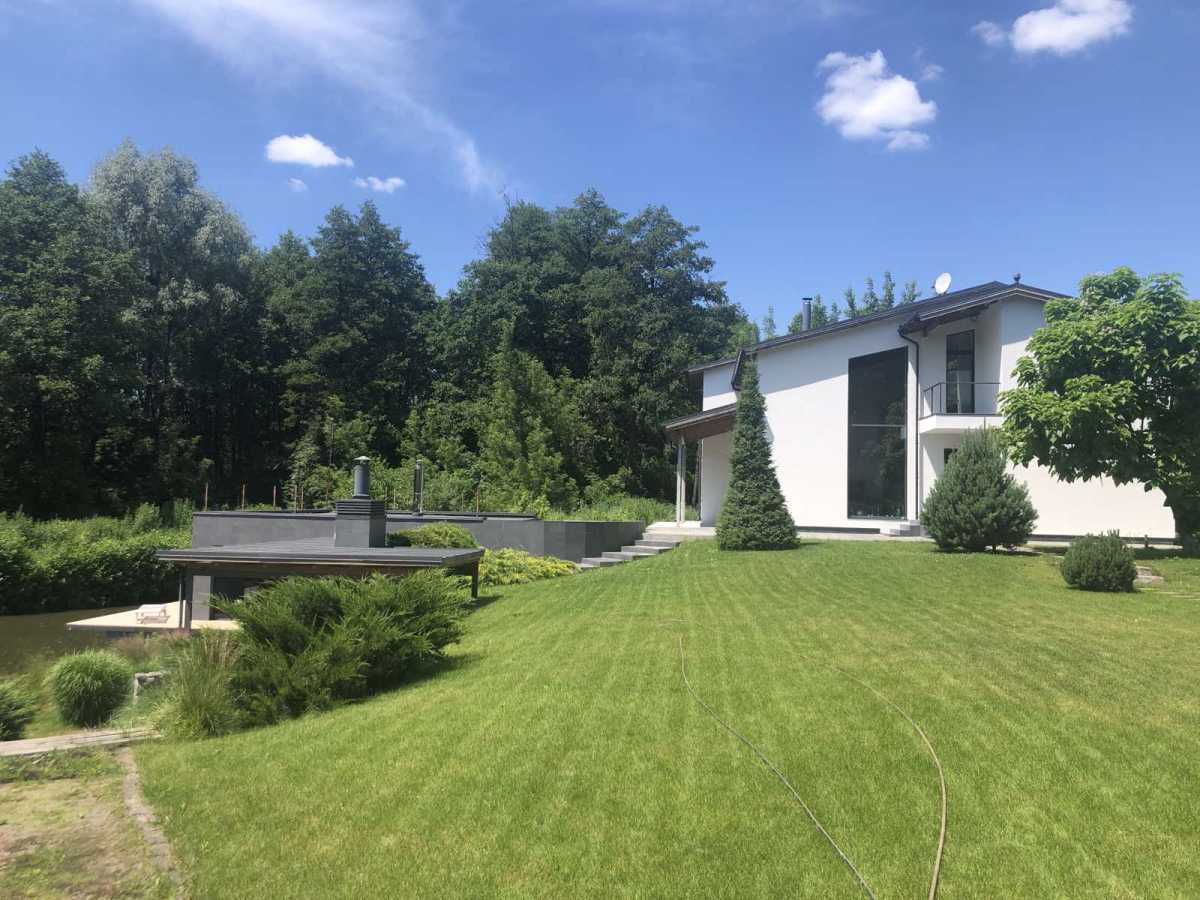 Продажа коттеджа 300 м², Центральна