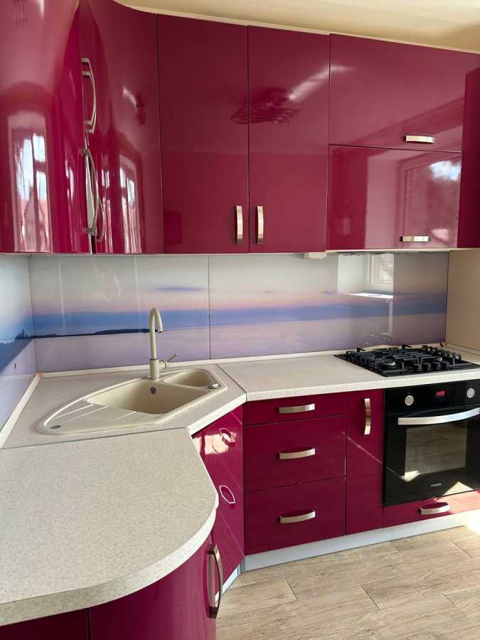 Продаж 1-кімнатної квартири 41 м², Літературна