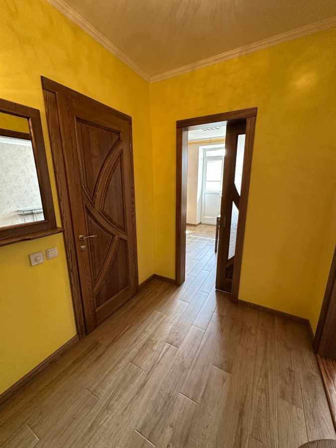 Продаж 1-кімнатної квартири 41 м², Літературна