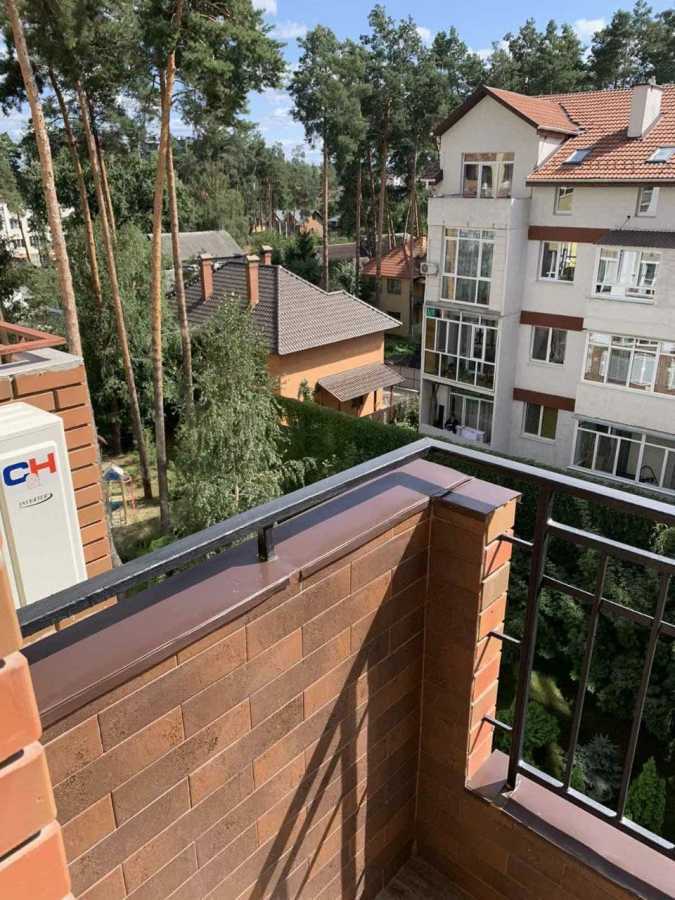 Продаж 1-кімнатної квартири 41 м², Літературна
