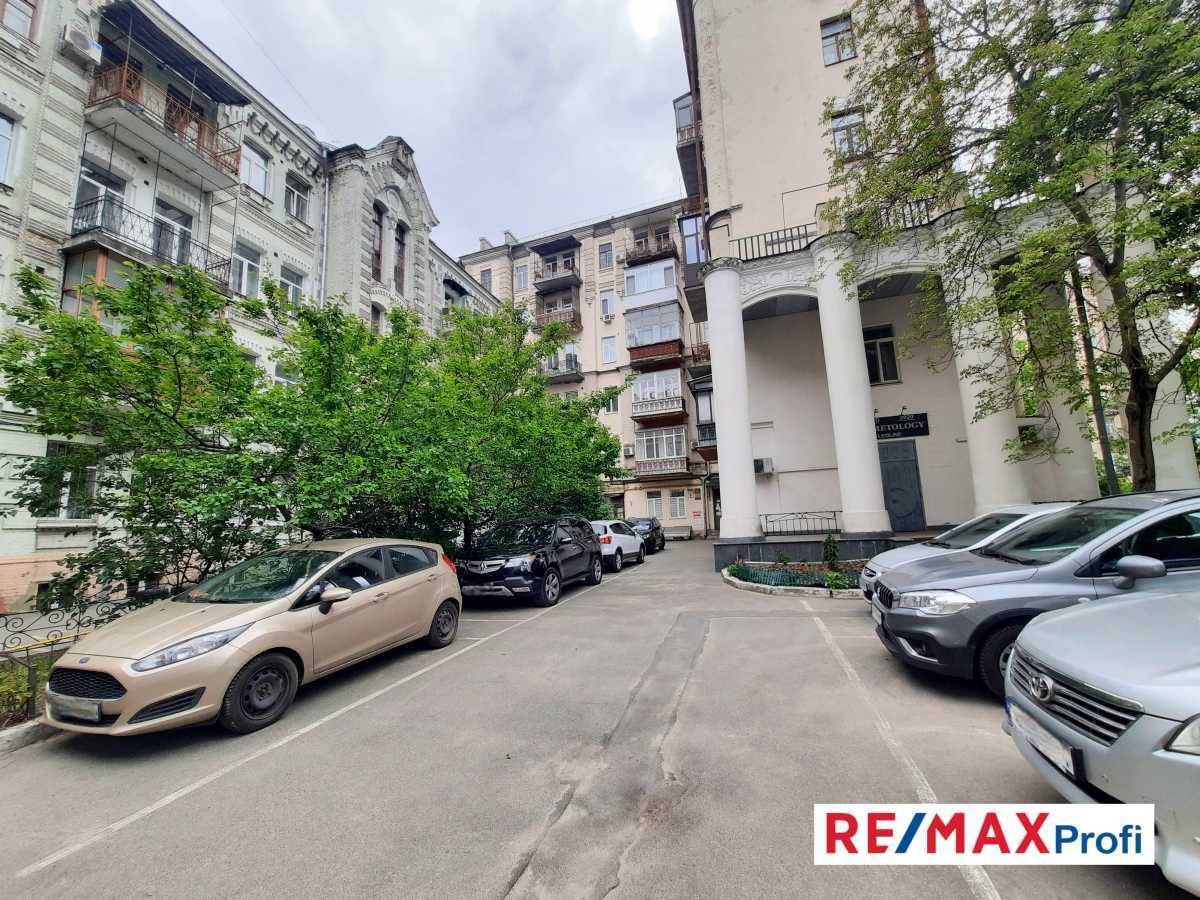 Продаж 2-кімнатної квартири 67 м², Лютеранська вул., 8