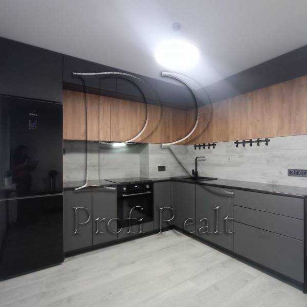 Продаж 1-кімнатної квартири 54 м², Ревуцького вул., 54