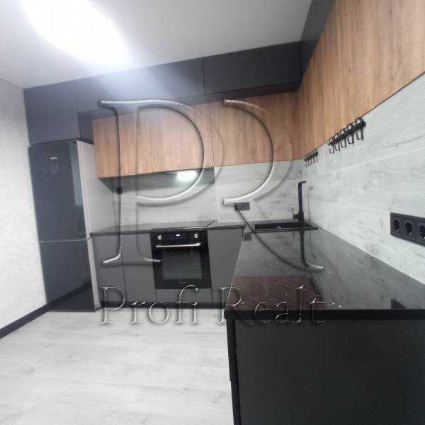 Продаж 1-кімнатної квартири 54 м², Ревуцького вул., 54