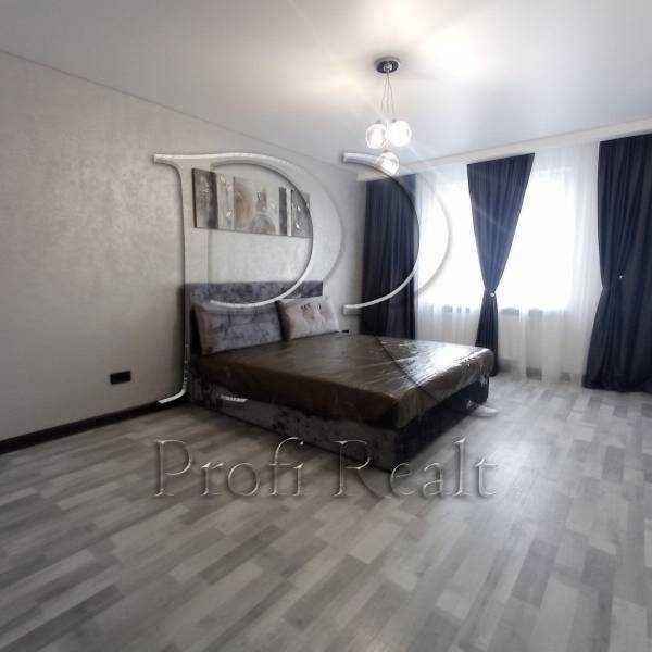 Продаж 1-кімнатної квартири 54 м², Ревуцького вул., 54
