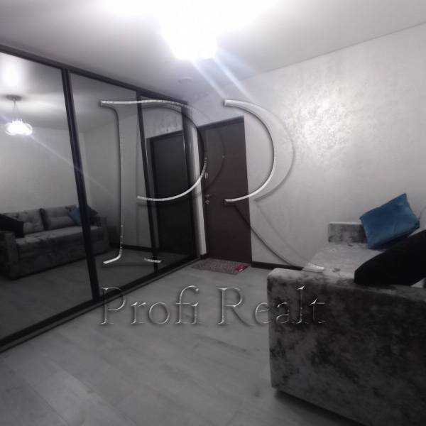 Продаж 1-кімнатної квартири 54 м², Ревуцького вул., 54