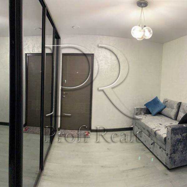 Продаж 1-кімнатної квартири 54 м², Ревуцького вул., 54