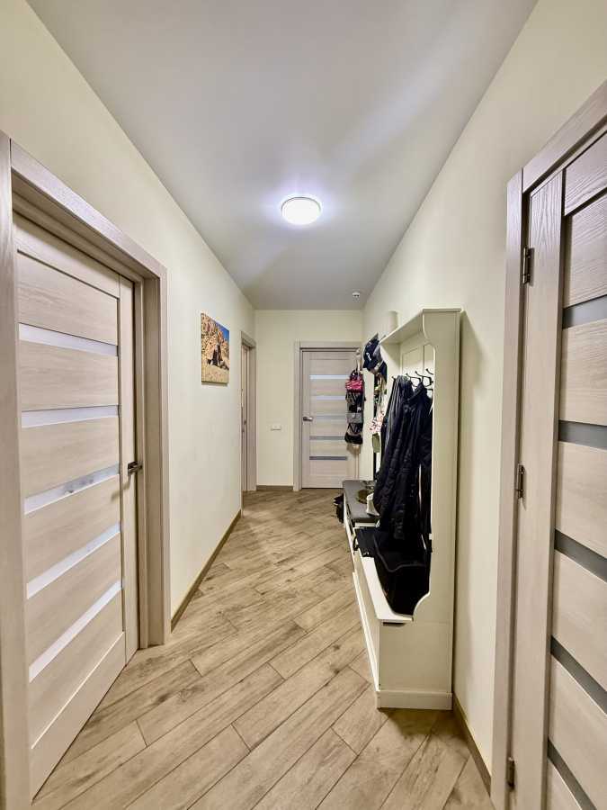 Продаж 3-кімнатної квартири 75 м², Свєтлова вул., 42а