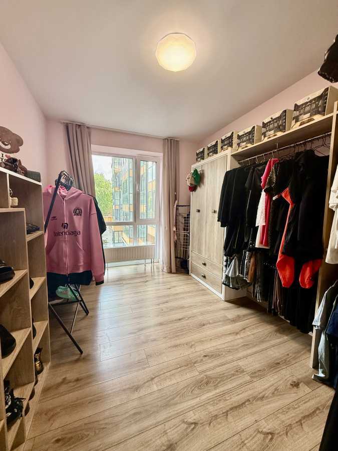 Продаж 3-кімнатної квартири 75 м², Свєтлова вул., 42а