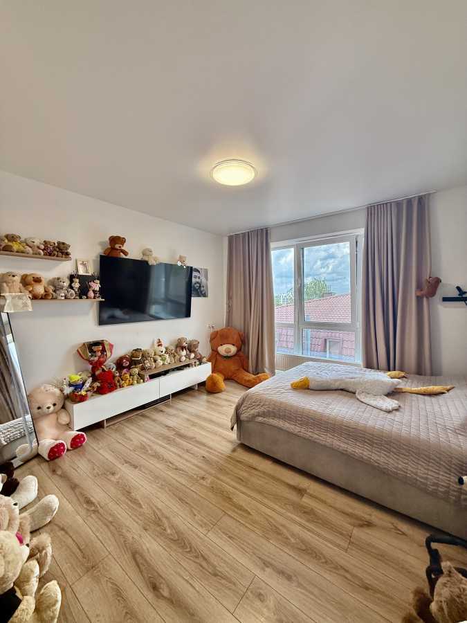Продаж 3-кімнатної квартири 75 м², Свєтлова вул., 42а