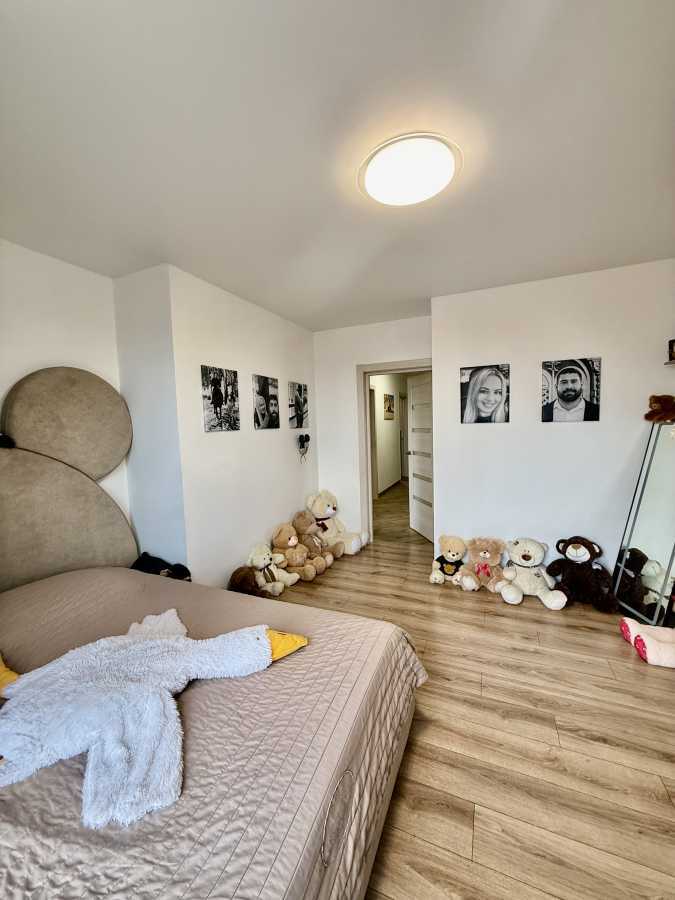 Продаж 3-кімнатної квартири 75 м², Свєтлова вул., 42а