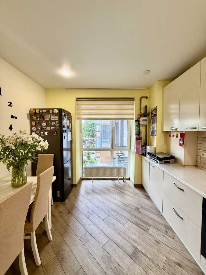 Продаж 3-кімнатної квартири 75 м², Свєтлова вул., 42а