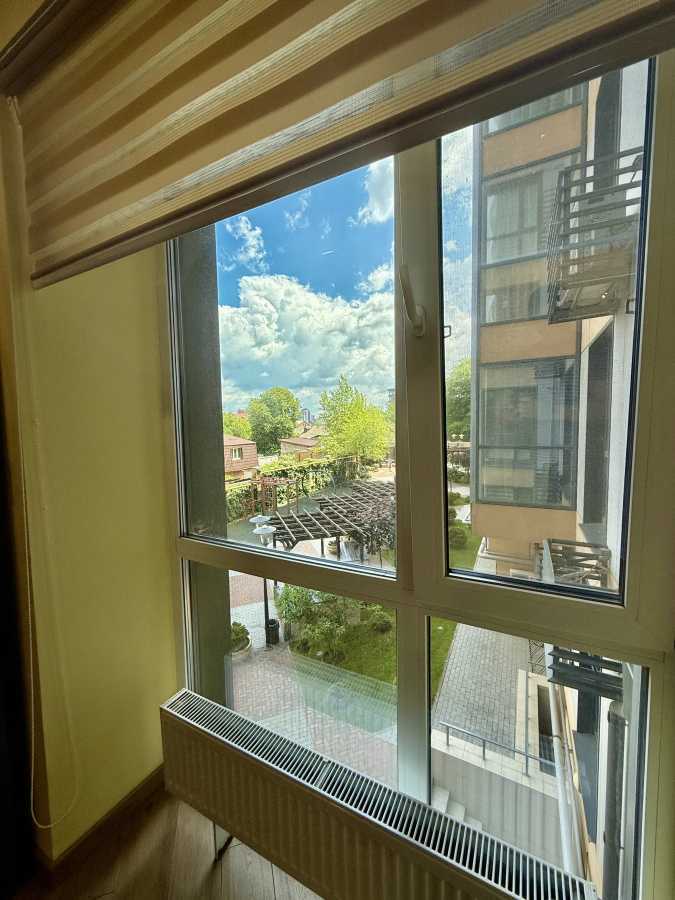 Продаж 3-кімнатної квартири 75 м², Свєтлова вул., 42а