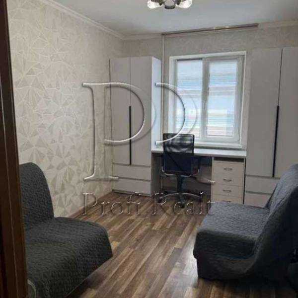 Продажа 2-комнатной квартиры 55 м², Тростянецкая ул., 3