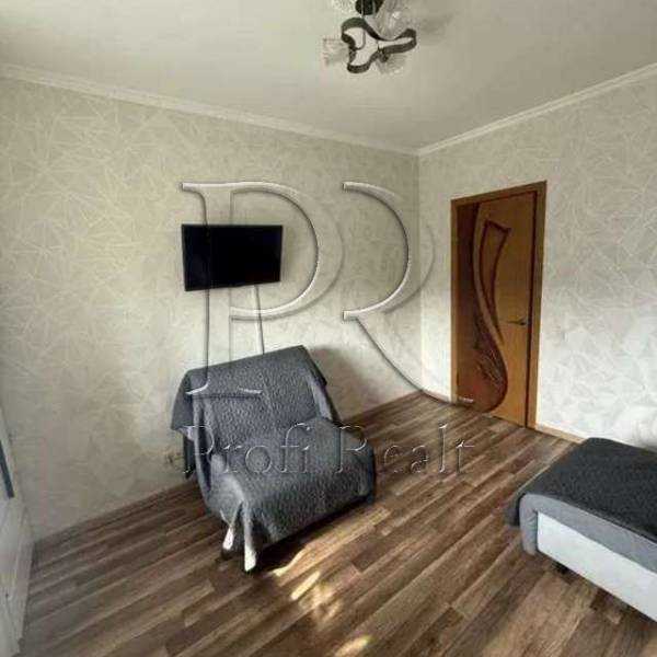 Продажа 2-комнатной квартиры 55 м², Тростянецкая ул., 3