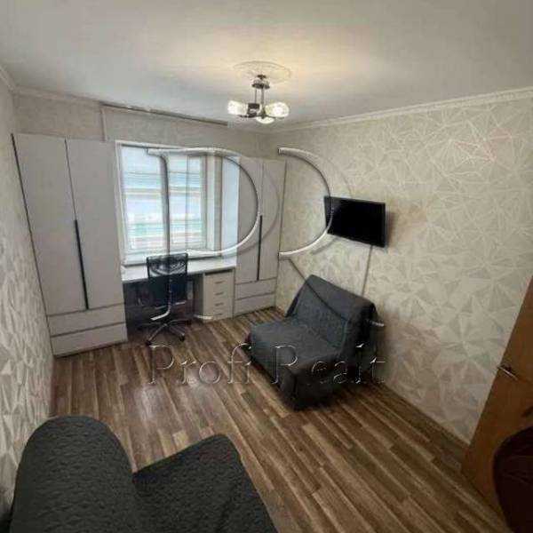 Продажа 2-комнатной квартиры 55 м², Тростянецкая ул., 3