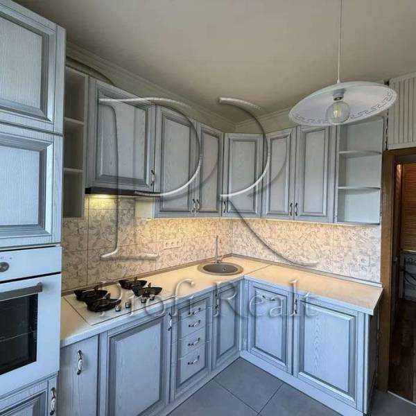 Продажа 2-комнатной квартиры 55 м², Тростянецкая ул., 3