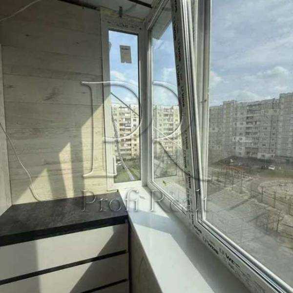 Продажа 2-комнатной квартиры 55 м², Тростянецкая ул., 3