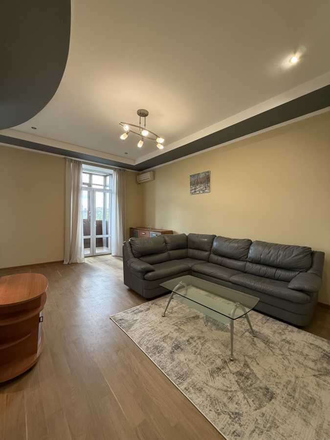 Оренда 2-кімнатної квартири 60 м², Івана Мазепи вул., 4/6